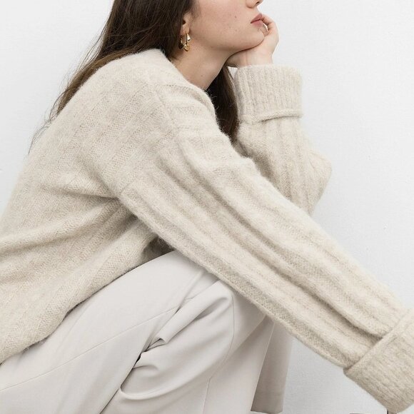 J.ing Emilie Oat Fuzzy Sweater - Picture 4 of 10